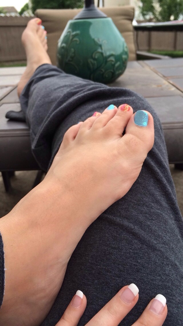 hornynurse32:  ☁️Relaxing and reading. Nothing like a good book to help you escape