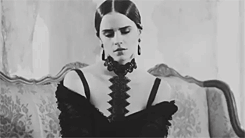 Voir un profil - Rosamund Hayes Tumblr_nxnzf0tZZP1u1qur3o1_r1_250