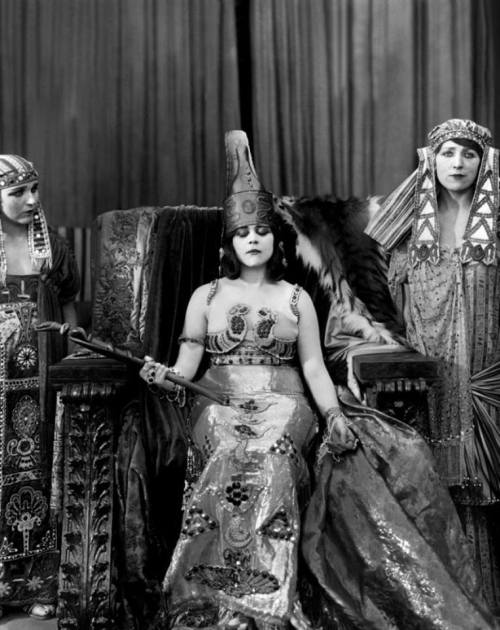 greatbuffalotradingpost:  Theda Bara in Cleopatra directed by J.Gordon Edwards, 1917  The next You K