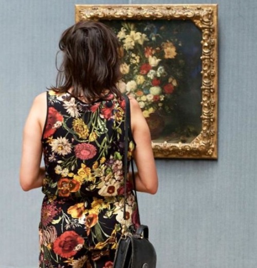 Photographer Spends Eternity Waiting For Museum Visitors To Match Artworks And The Result Is Worth T