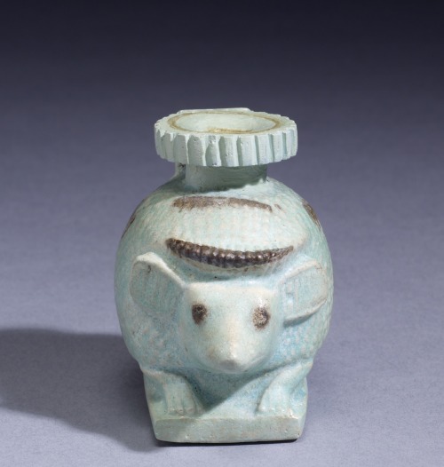 dionyzines: Greco-Egyptian aryballos in the form of a hedgehog, 6th-5th century BCE (flask for perfu