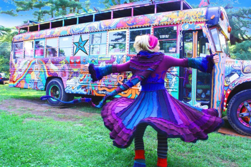 dirtyhippieproductions:  Hippie Bus Love! ☮  ❤ ॐFollow Us On FacebookFollow us on Twitter