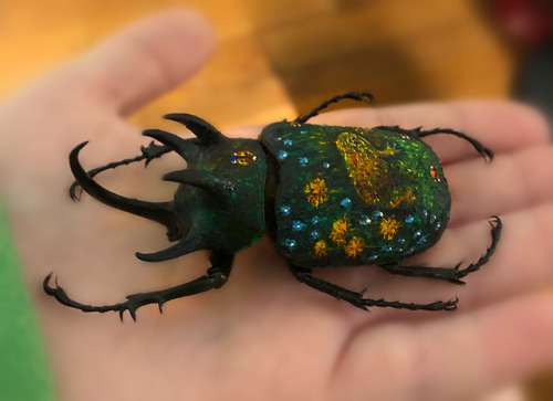 yohma-x: ink-the-artist: “The Lady Enjoys Some Alone Time“ oil painting on a rhinoceros beetle I’ll 