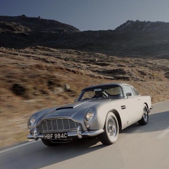 vintageclassiccars:  DB5, Bonds choice.