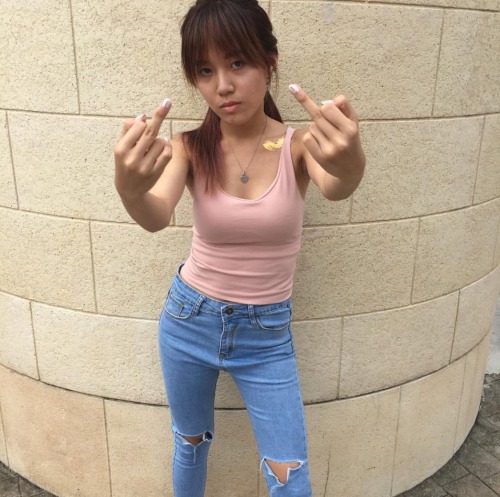 sgchi0bu: Naughty girl with amazing body