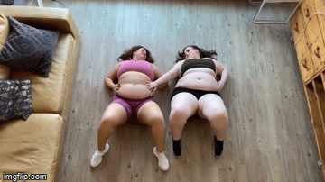 kagesstuff:  reblogslog:  Kitty Piggy and Aliss Bonyt attempt to workout   😲😍🤤🔥