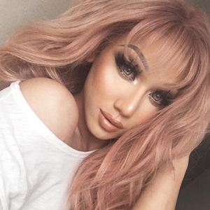 Plastique Tiara // Icons please, fav/reblog if u use/save ♡ / requests are open