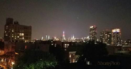 Rooftop city views&hellip; #manhattanskyline from the #brooklyn side #photographyeveryday #photo