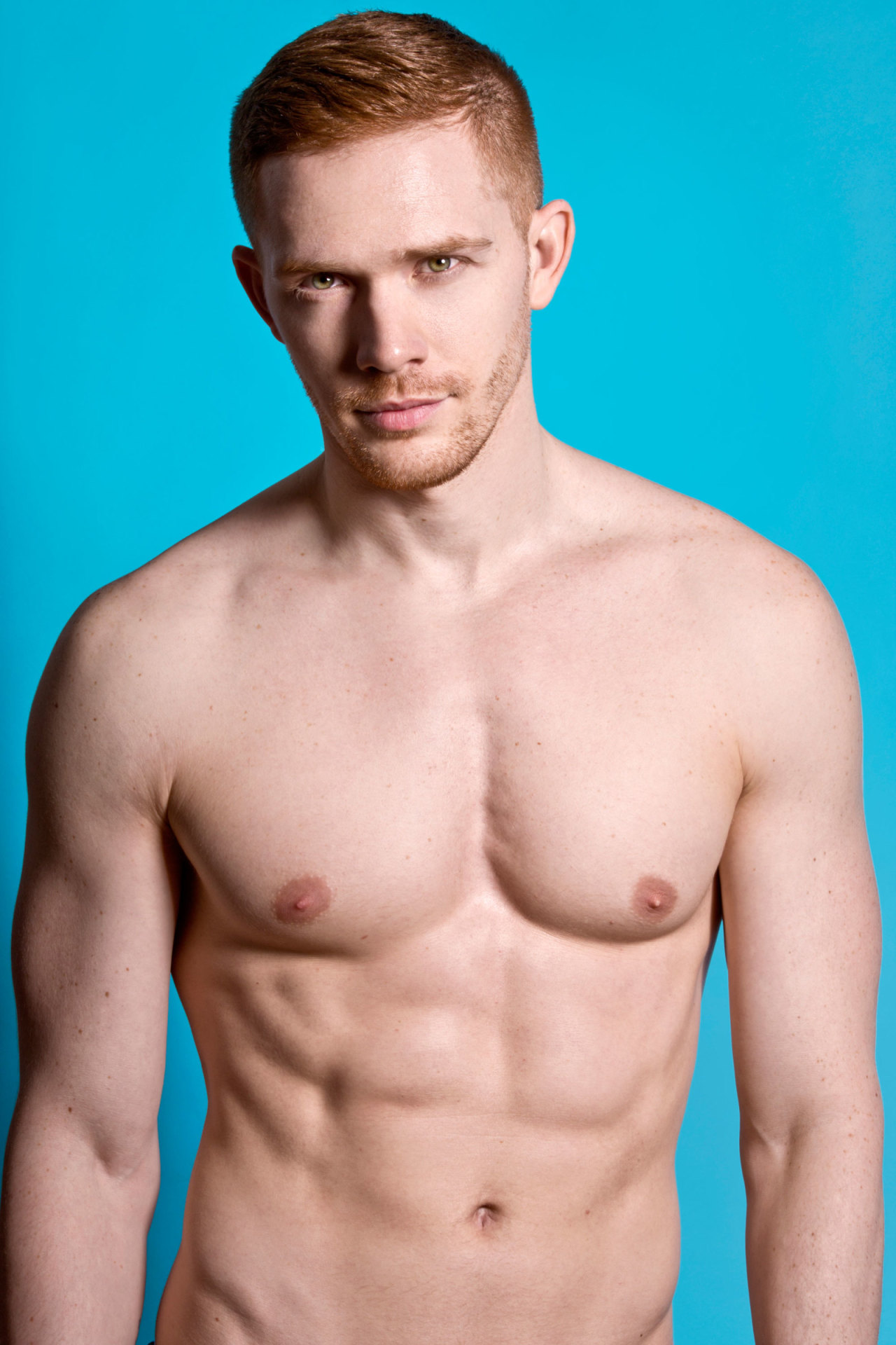 jazz28625jazz:  rippedguys:  RED HOT   Red hot indeed!