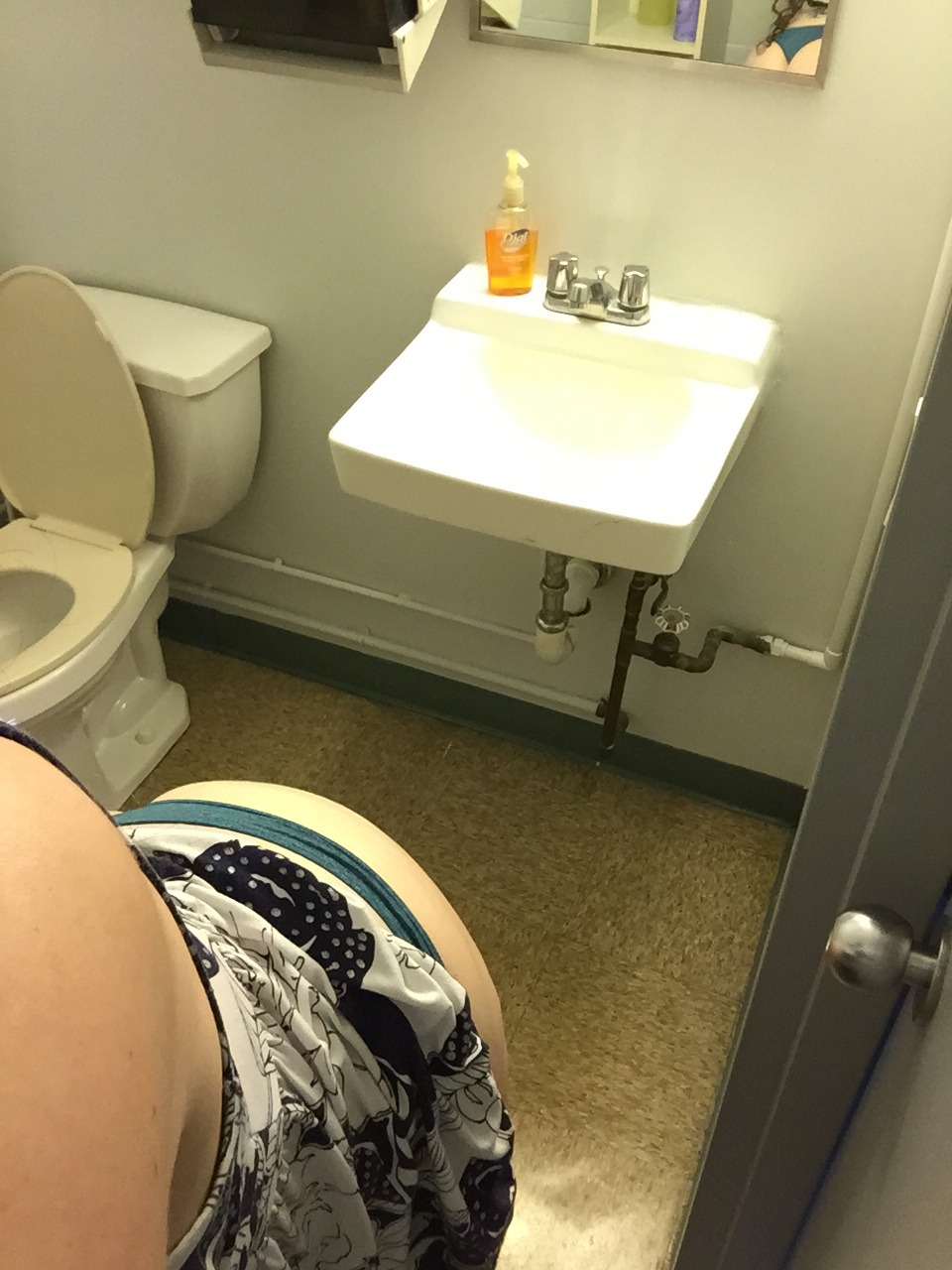 msjigglypuffs:  Pussy and ass pics taken in the bathroom at work. Wanna smack my