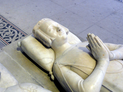 Tomb effigies of Charles II de Valois, Comte d'Alençon (d. 1346) and his wife Maria (1375)