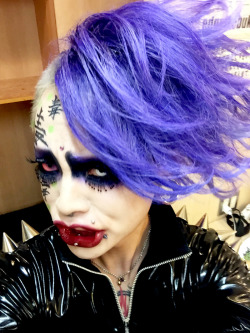 enchantingmoon:  Backstage photo of METO of MEJIBRAY at their live event【MEJIBRAY 4周年記念全国TOUR「毒」】held at Ikebukuro EDGE on May 11th, 2015.