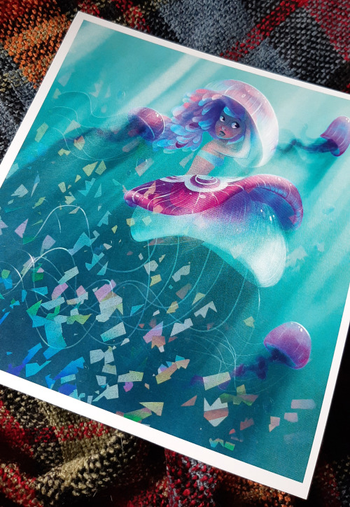 Got holographic prints of my Jellyfish Girl! Holographic everything, please