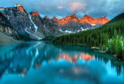 shutterstock:  Moraine Lake in Banff National