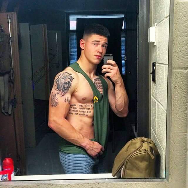 ksufraternitybrother:  KSU-Frat Guy: Over 83,000 followers and 56,000 posts.Follow