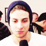 tears-on-rain:  Eu sou Rebelde, porque eu rio na cara do perigo - Chay Suede. 