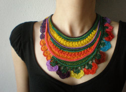 sosuperawesome:  Freeform crochet necklaces