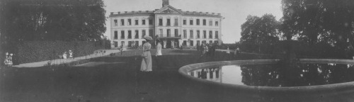 15th June 1909 part 2/2 Photo 1-2 : The Russian Imperial Family with the Swedish Royal Family in the