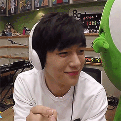 helloshannonk:  DJ Myungsoo being cute at K-Pop Planet