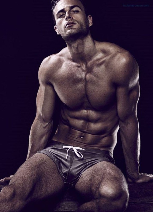 nickk1712:  Follow: http://nickk1712.tumblr.com.   Christian Santamaria