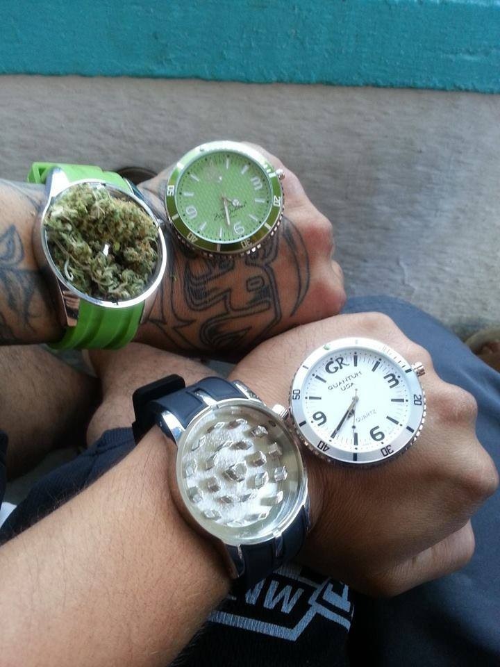 kimbaalay:  thadopeshow:  What time is it? 4:20 :)   Fuck! I want one!