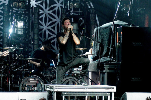 dannyworsnop:  Austin Carlile // Of Mice & Men. 