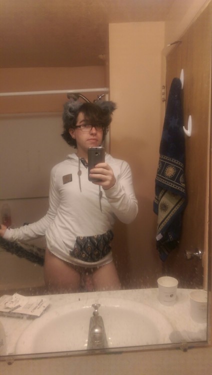 kittfiev:  Late night pics! No makeup! oAo but yay! Tail plug and ears for the rest of the night! 