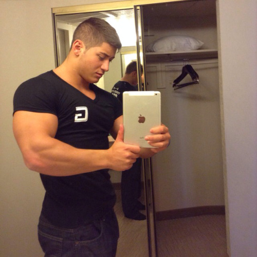 alphamusclehunks:  SEXY, LARGE and IN CHARGE. Alpha Muscle Hunks.http://alphamusclehunks.tumblr.com/archive