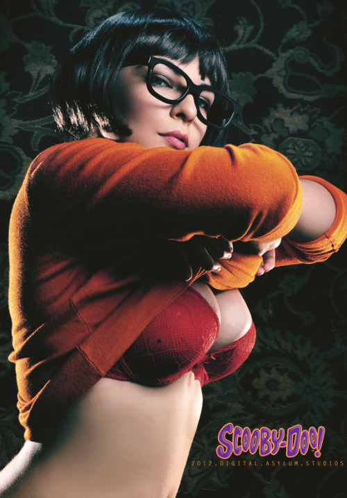 mrandmrseventwofive:  Maria “Mariedoll” Ramos as Velma  -From Mr.  Tienes tremendas nalgas