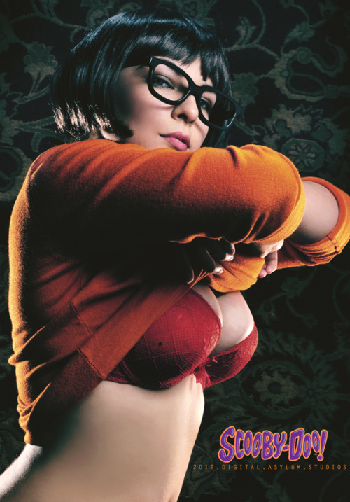 modeseven777:  mrandmrseventwofive:  Maria “Mariedoll” Ramos as Velma -From Mr.  JINKIES  < |D’“’