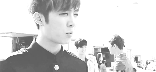 parkijmin:  T.K and his irritated nose 
