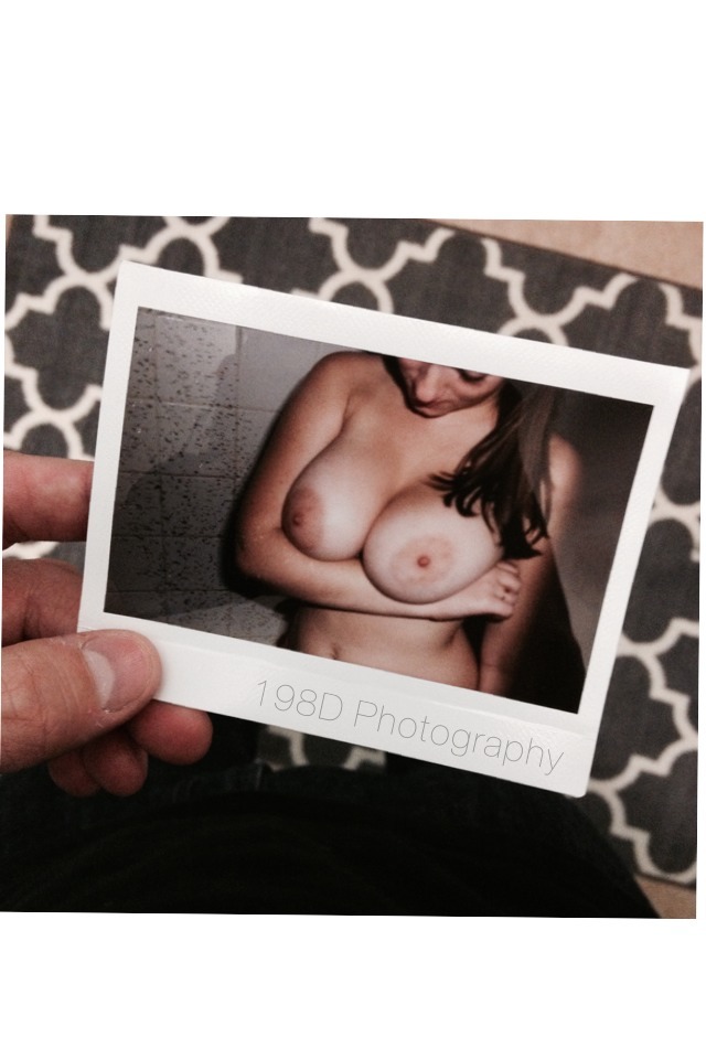 198dphotography:  Fun mini Polaroid shoot with the beautiful @tiffany-cappotelli