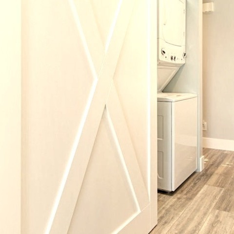 Beach Style Laundry Room (San Diego)