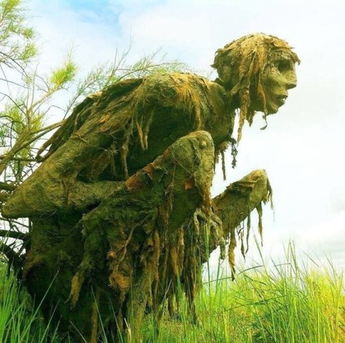 womansart:  Swamp creatures in a French nature reserve. Sculptor Sophie Prestigiacomo  (m.fa