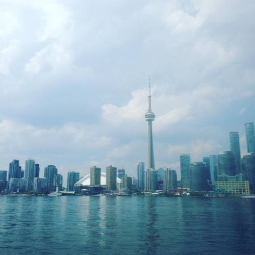 <p>Off to the island! #toronto #hanlans</p>