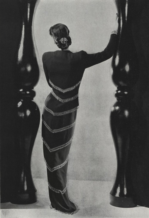 August, 1939: &lsquo;That Glued-On Look&rsquo; - Patou&rsquo;s mermaid dress, photograph