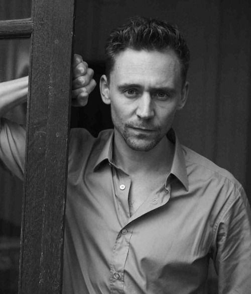 hiddles-kili-misha-in-a-starship:  wikatiepedia:  wikatiepedia:   have you ever noticed that one side of tom hiddleston’s face always looks really intense and strong and the other side always looks really innocent and sorrowful  [ABLE-BODIED AND ROBUST