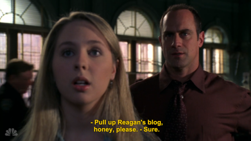 2007 was a simpler time.S8 E18