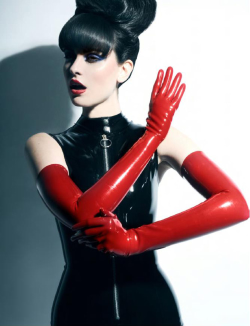 hotlatexoutfits:  houseofetiquette:  “Synthetic Siren” in Sessions Magazine Latex: 