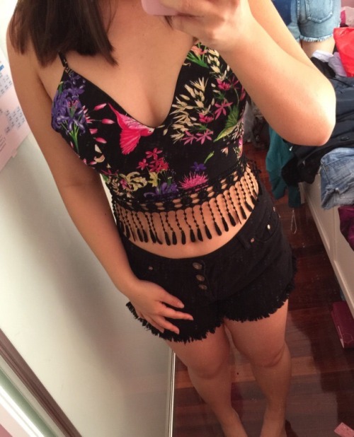 phonominallife: Nothing says festivals quite like the classic tassels