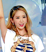 yoonau: yoona x party stages