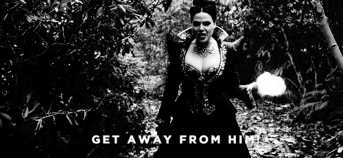 dirtymonstaa: I don’t think the Evil Queen was there to hurt Robin.