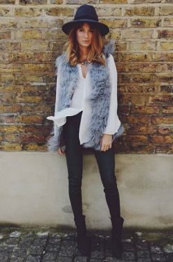 what-id-wear:  What I’d Wear : The Outfit Database (source : Millie Mackintosh )