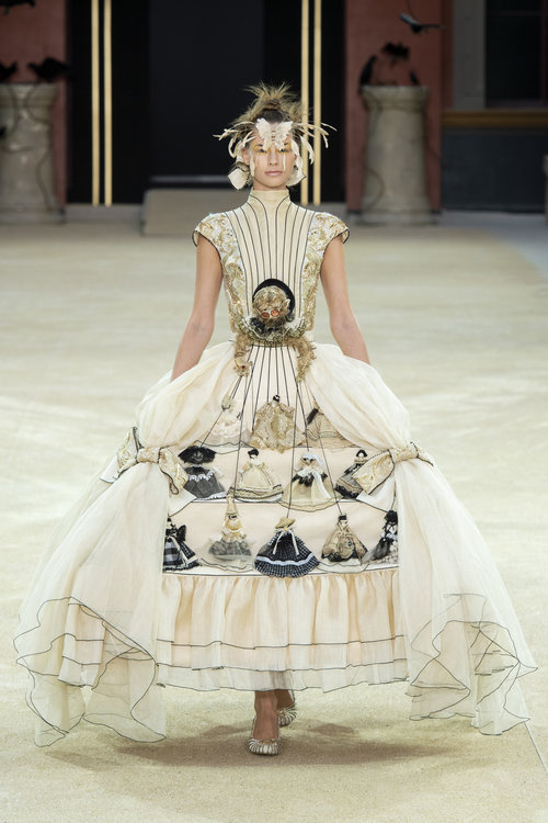 MaySociety — Guo Pei Couture Fall/Winter 2019-2020 - Alternate...