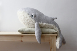 bestof-etsy:Adorable Albino Sea Animal Pillows by Dana Muskat  Israeli fashion designer Dana Muskat spent most of her career in Paris working for big fashion houses, including Lavin,  Giambattista and Vali among others before she became a full-time