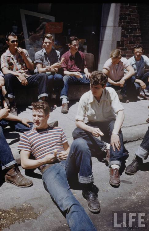 Hanging out in front of White’s Drug(Alfred Eisenstaedt. 1950)