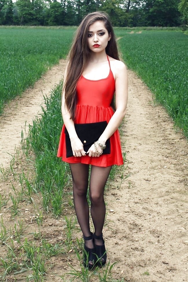 tightsgalore:Tights and Pantyhose Fashion InspirationHelp Support the page donate