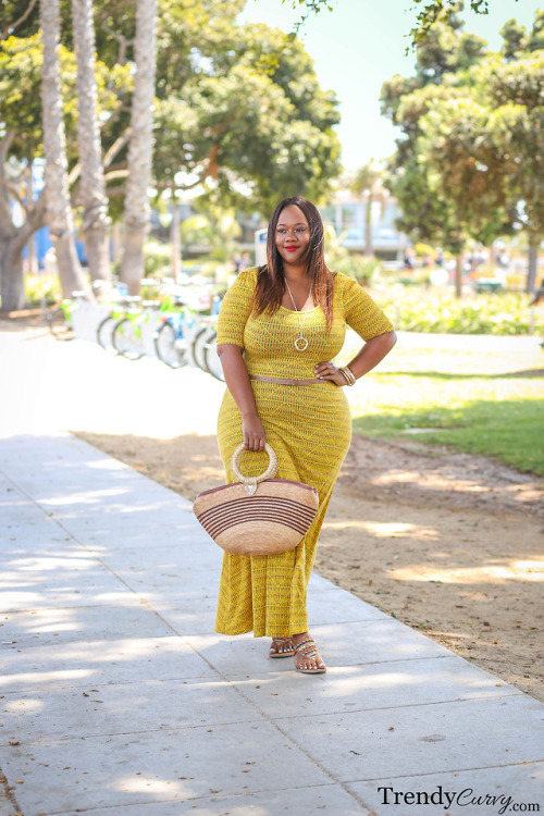 Spring Maxi Outfit details on TrendyCurvy.comPhotographer: Steve Suavemente