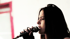 krimsonkrimson:  Warpaint - Love is to Die (Yours Truly Session) 