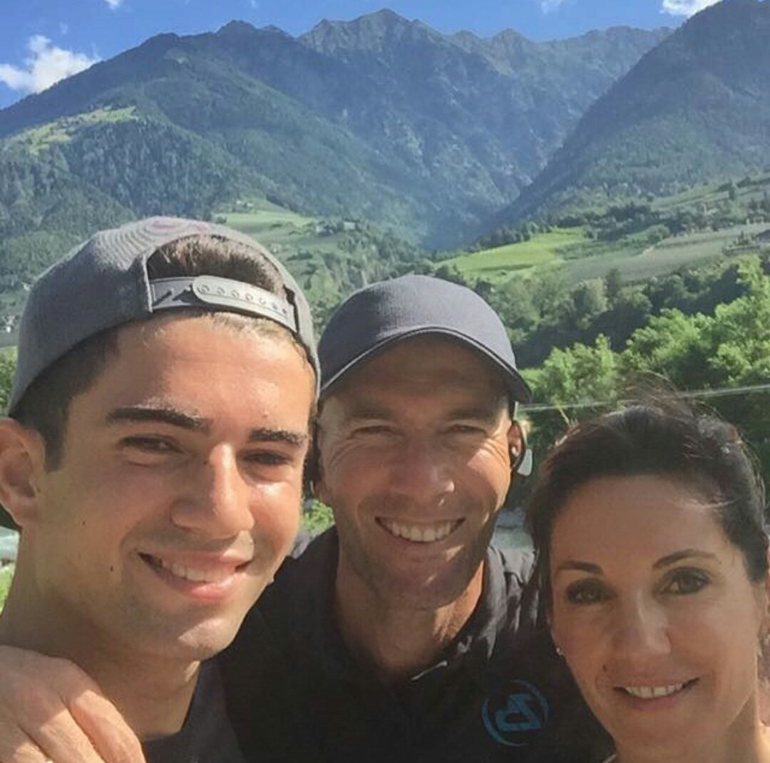 “Zidane and his family at Merano (Italy) during holidays.”